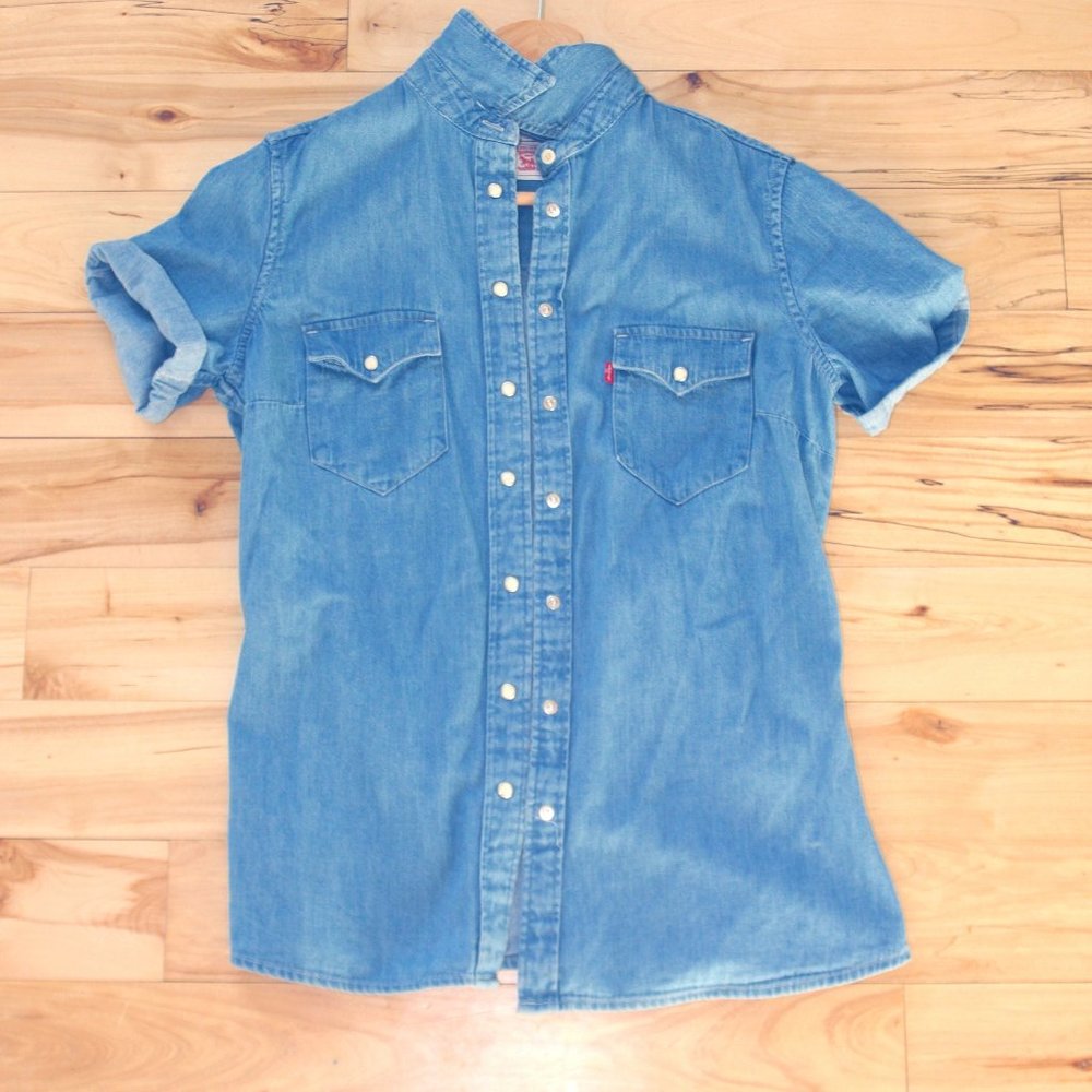 Women's Levi's Classic Fit Denim Blouse